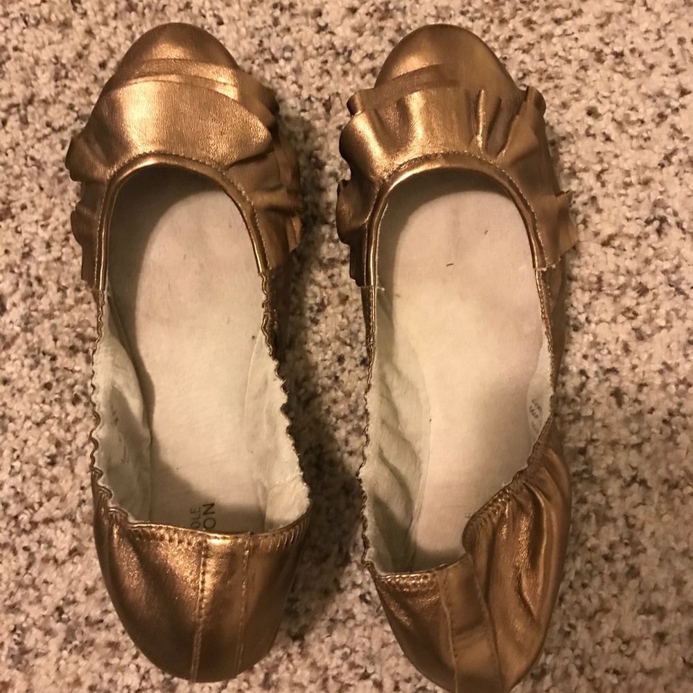 EUC Kenneth Cole Reaction bronze ballet flats